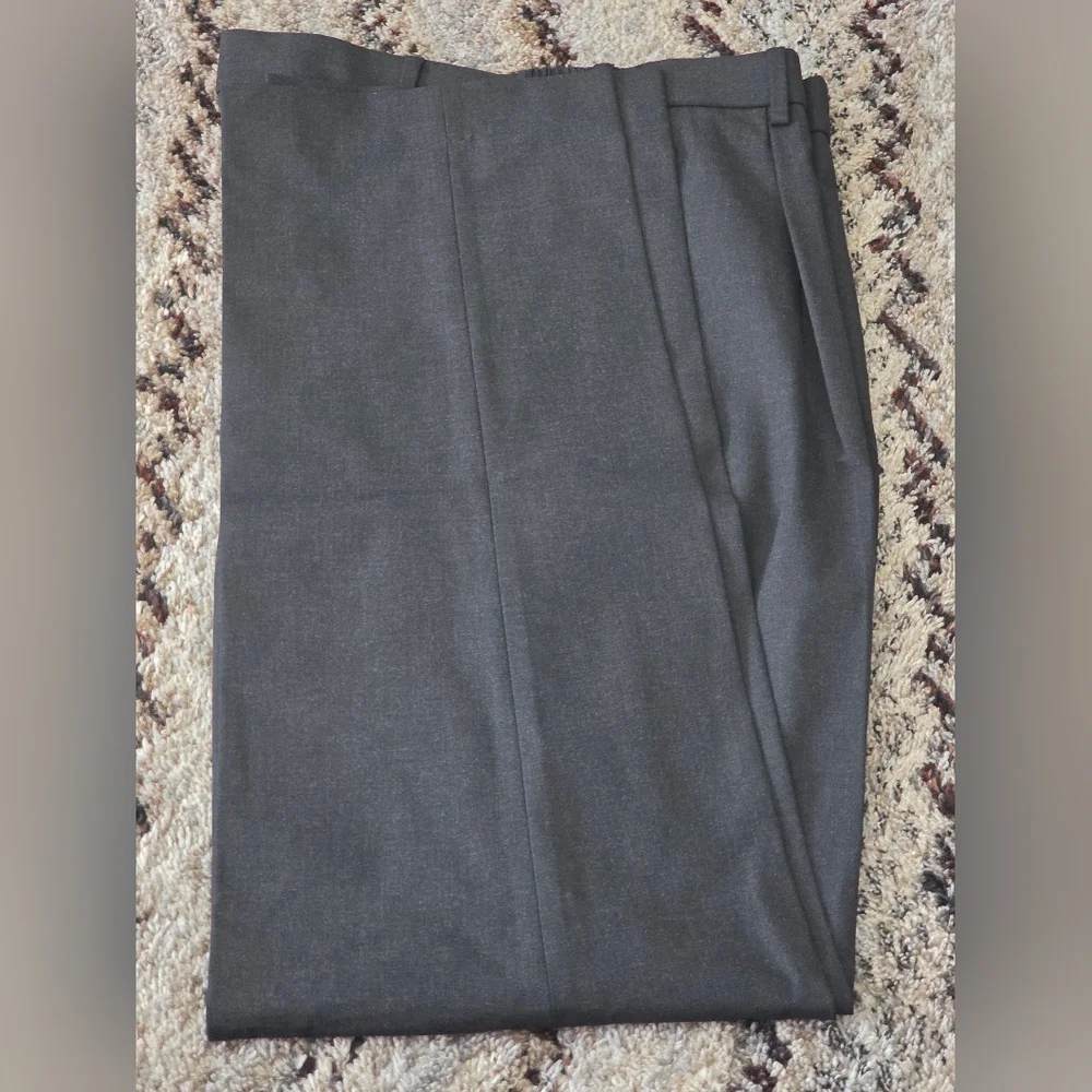 Tommy Hilfiger Mens Dress Pants 33x32 Wrinkle Free Charcoal Career $95 Relax Fit
